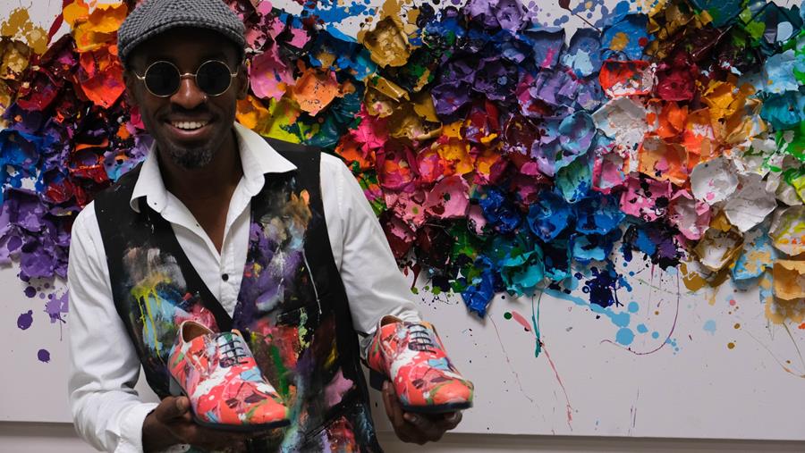 L'artiste belge Nitra crée une collection de chaussures colorées